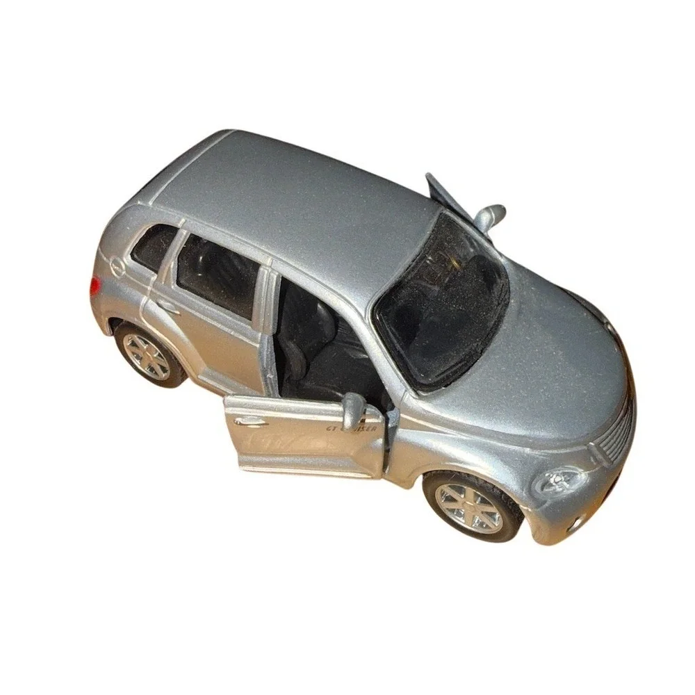 Maisto Chrysler GT Cruiser Diecast Model Car Silver 1:39 Opening Doors